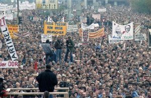 Bundesarchiv Bild 183-1989-1104-437, Berlin, Demonstration am 4. November