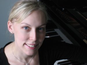 Anne MARSHALL, piano